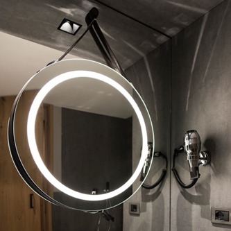 Espejo de baño con cinturón negro  - CURSA