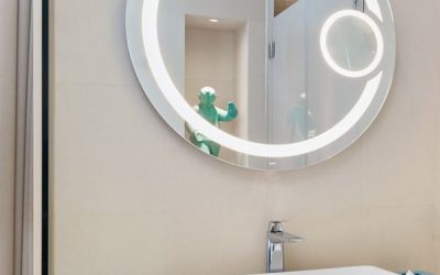 MIRA: the Hi-Tech mirror with adjustable built-in cosmetic mirror