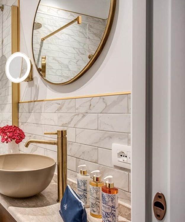 We tell you how Monteleone mirrors are made